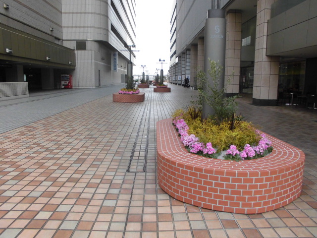 第33回全国都市緑化よこはまフェア「横浜駅東口地区横浜新都市スカイビル 公開空地」